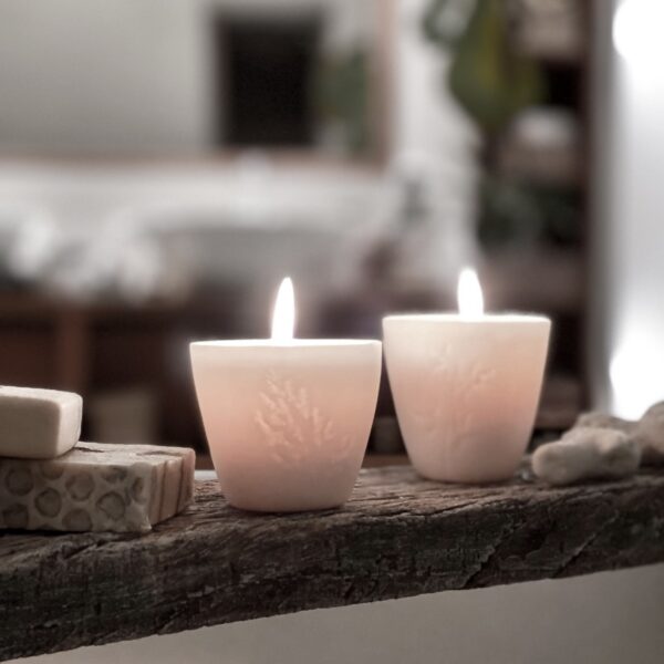 unikalna świeca w ręcznie tworzonej miseczce z porcelany